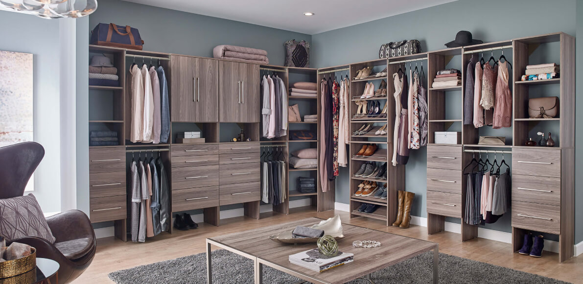 With SuiteSymphony’s array of accessories, you can customize your closet to your exacting standards.